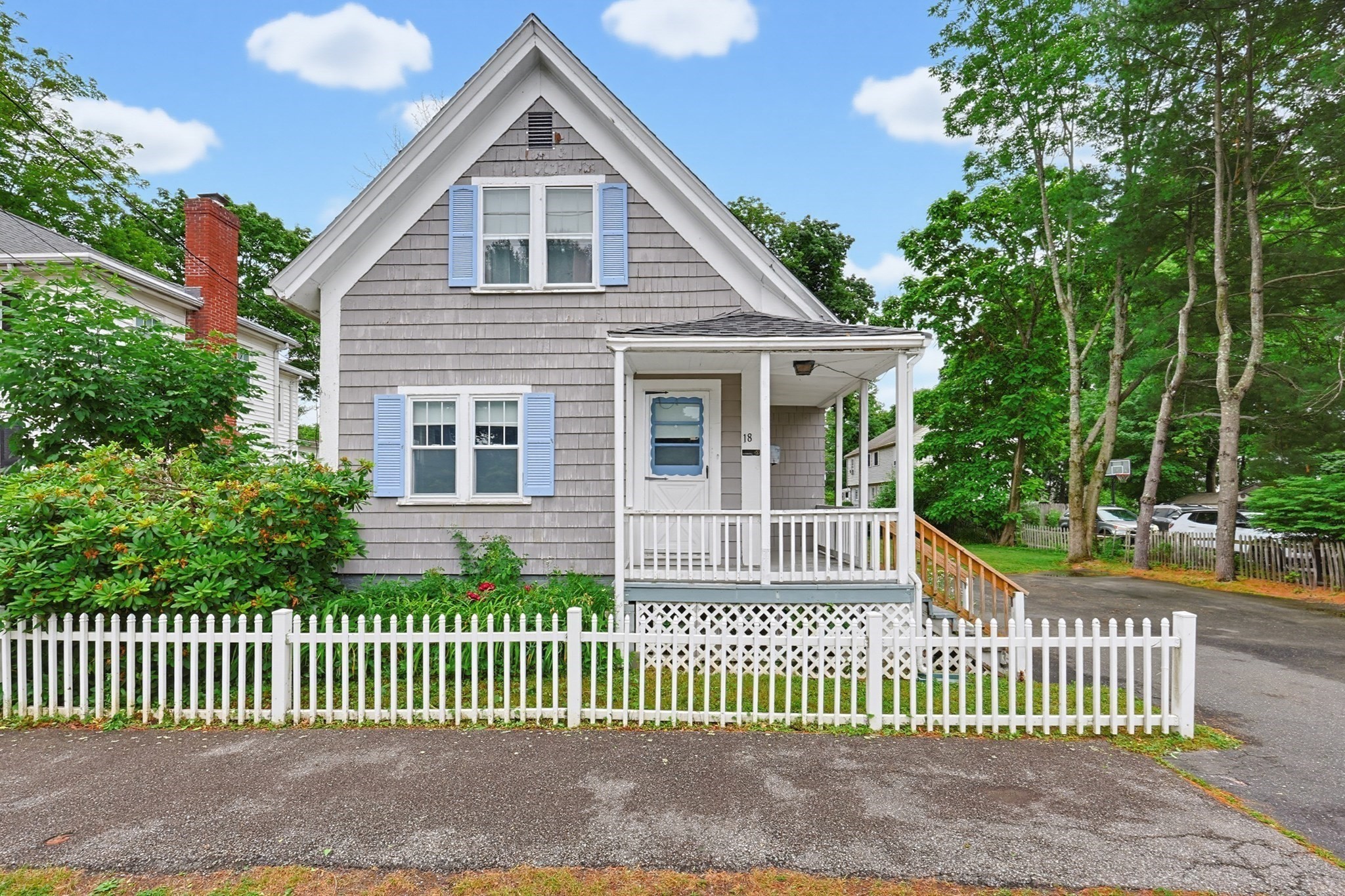 18 Plain St, Natick, MA 01760