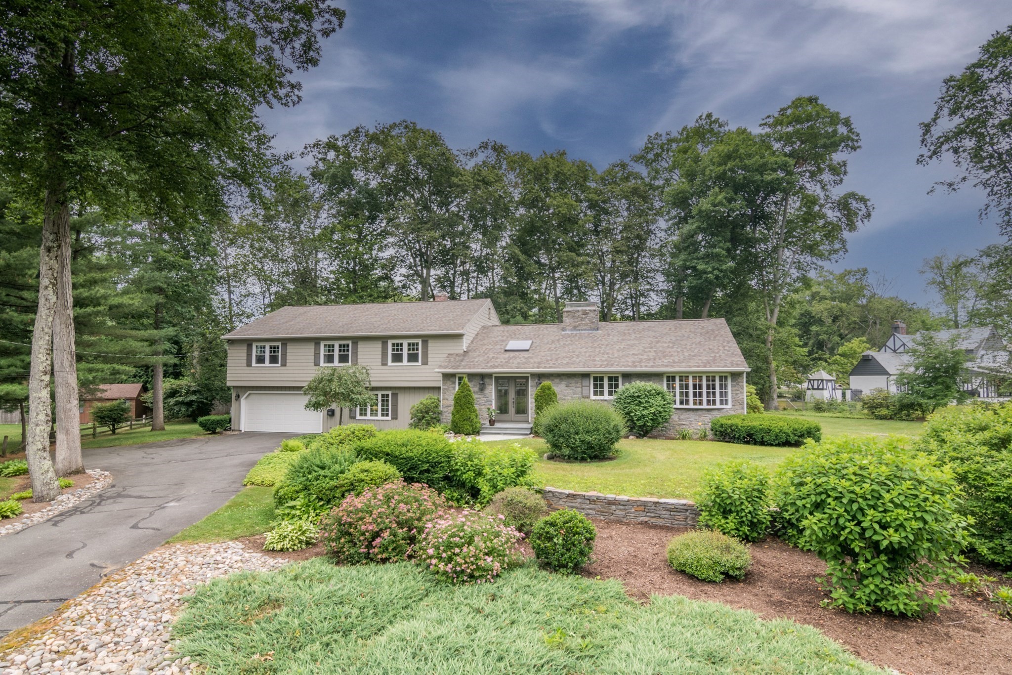 42 Elizabeth Cir, Longmeadow, MA 01106
