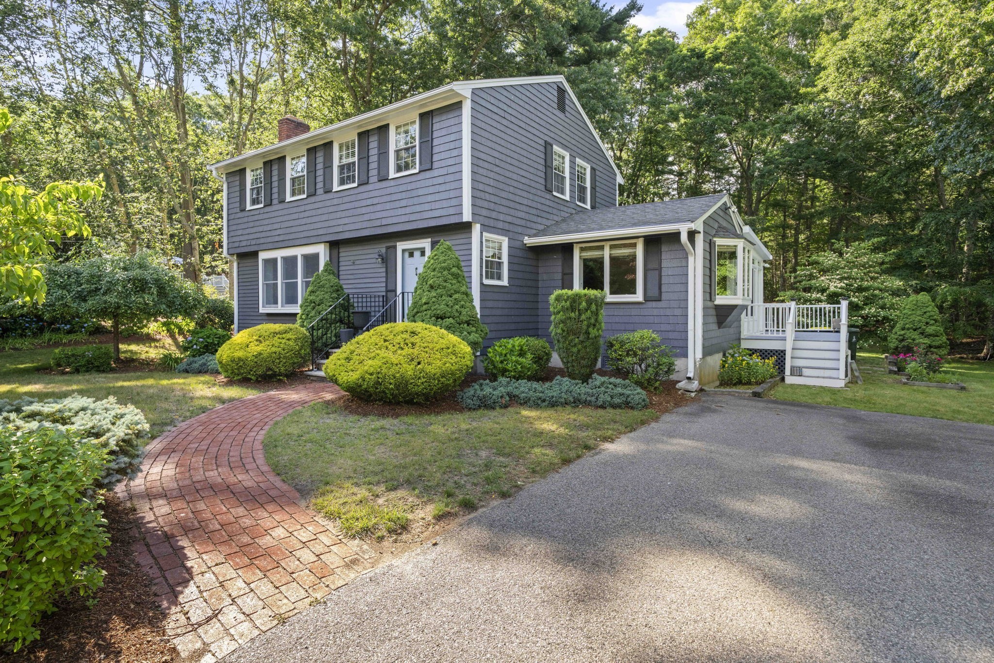 8 Joanne Dr, Hanson, MA 02341