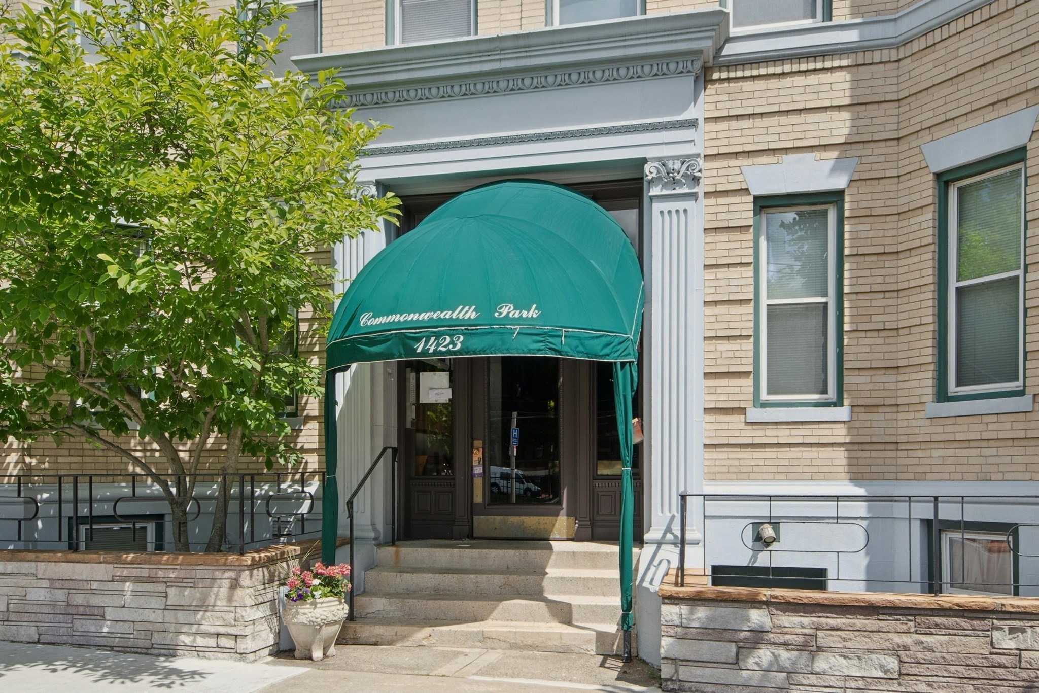 1423 Commonwealth Unit 503, Allston, Boston, MA 02135