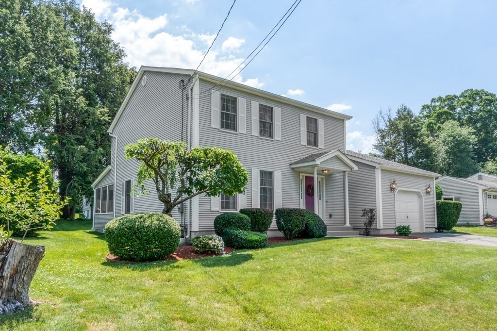 39 Venture Dr, Springfield, MA 01119