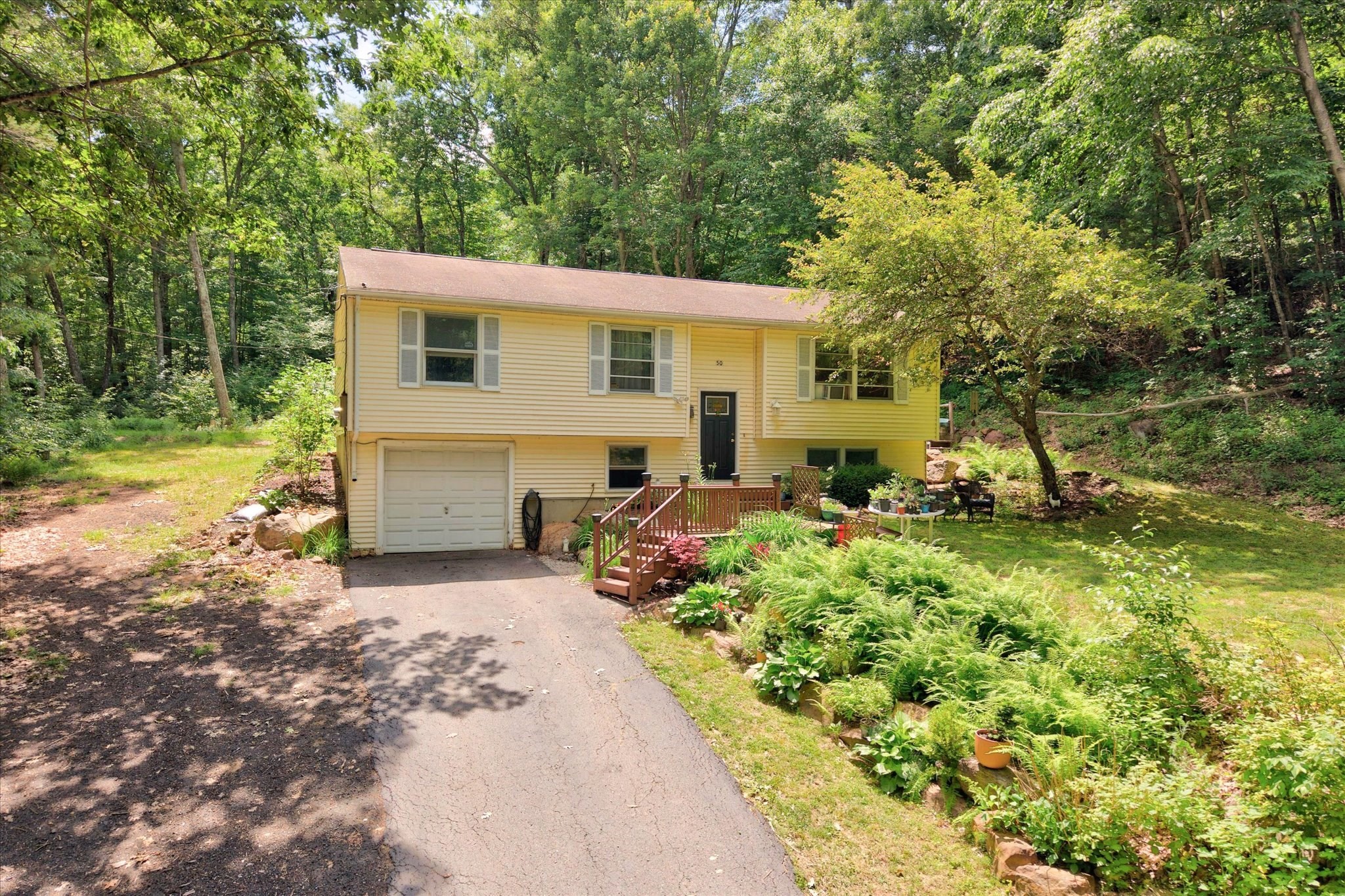 50 Monson Rd, Wales, MA 01081