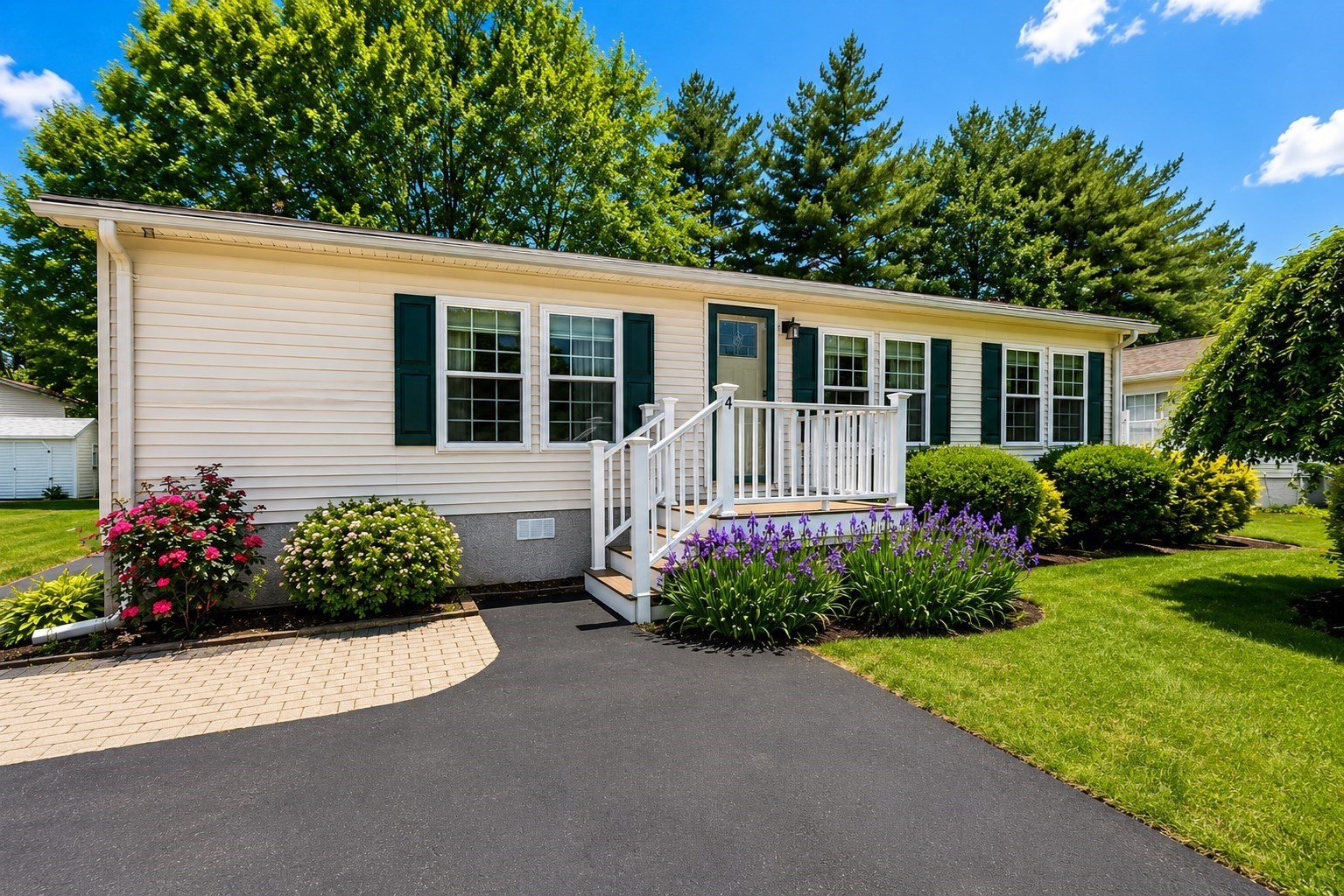 4 Trailwood Drive, Bridgewater, MA 02324