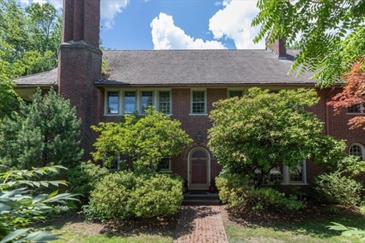231 Waverley Ave