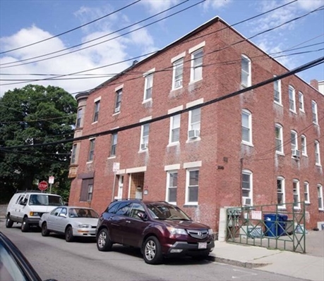 33 Gay Head St., Apt 3