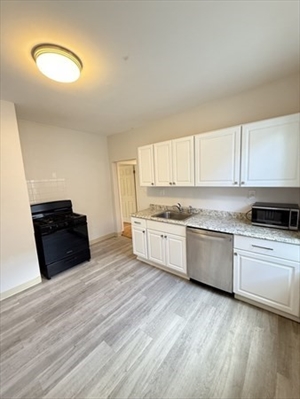 154 Stanwood St, Apt 3