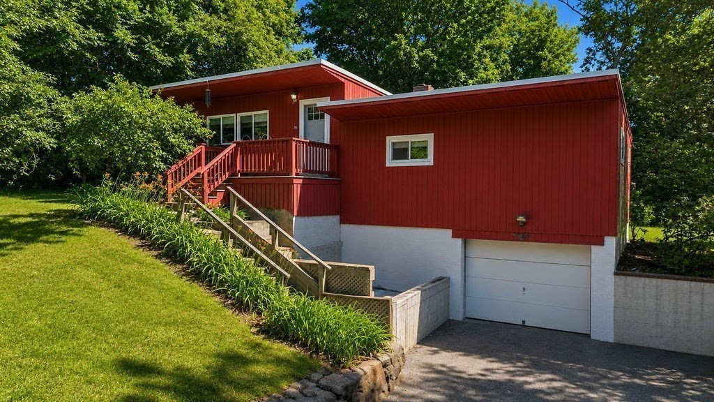 75 Manomet Point Rd, Plymouth, MA 02360