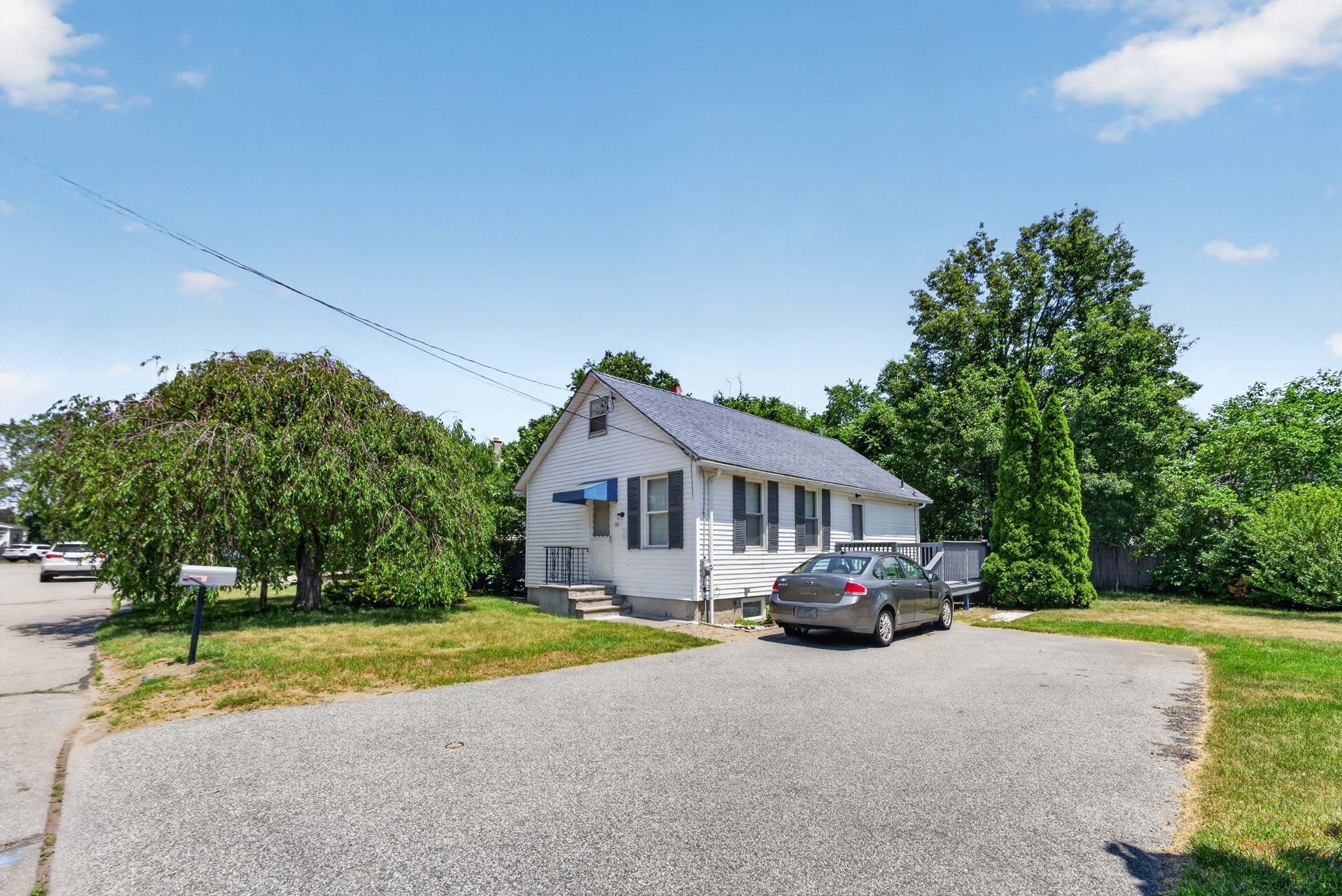 50 Lloyd Ave, Warwick, RI 02889