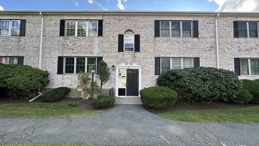 30 Lake shore Ct, Apt 4