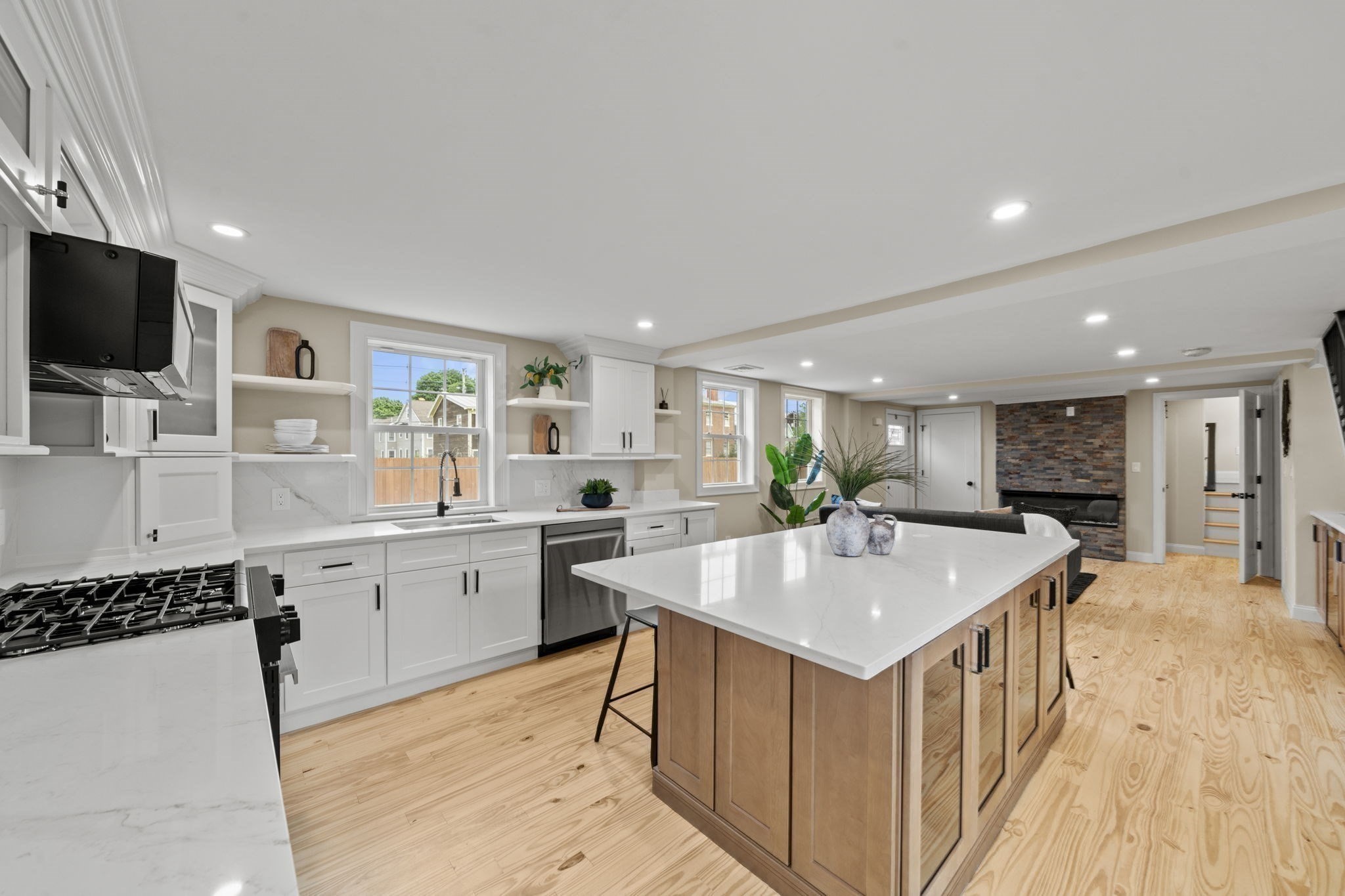 162 High St Unit B, Danvers, MA 01923