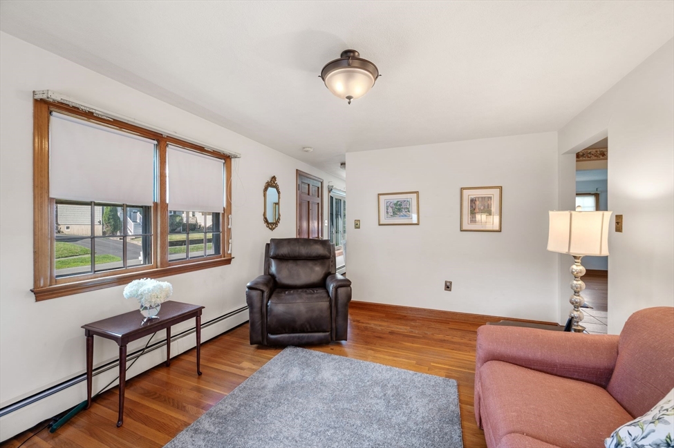 25 Colonial Rd, Peabody, MA Image 12
