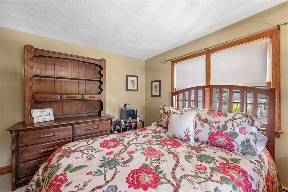 25 Colonial Rd, Peabody, MA Image 20