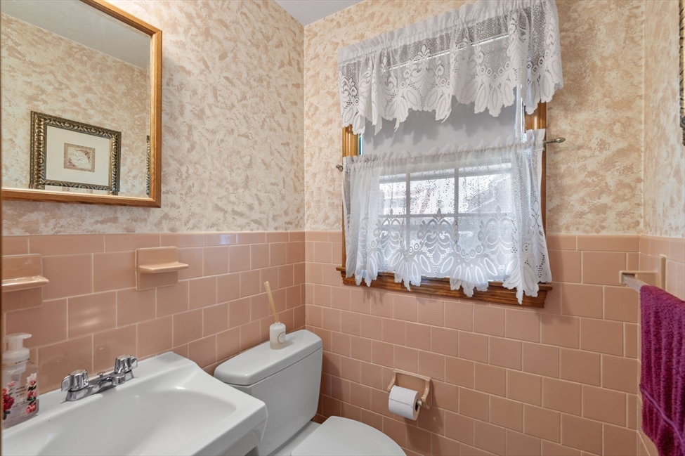 25 Colonial Rd, Peabody, MA Image 27
