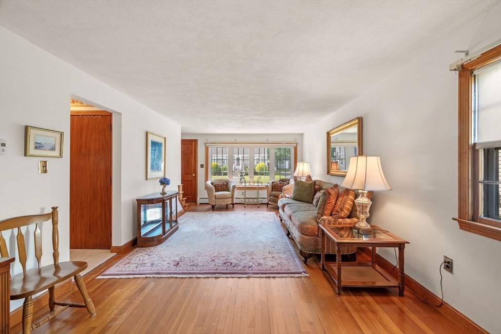 25 Colonial Rd, Peabody, MA Image 6