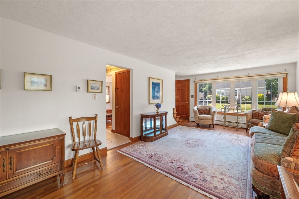 25 Colonial Rd, Peabody, MA Image 7