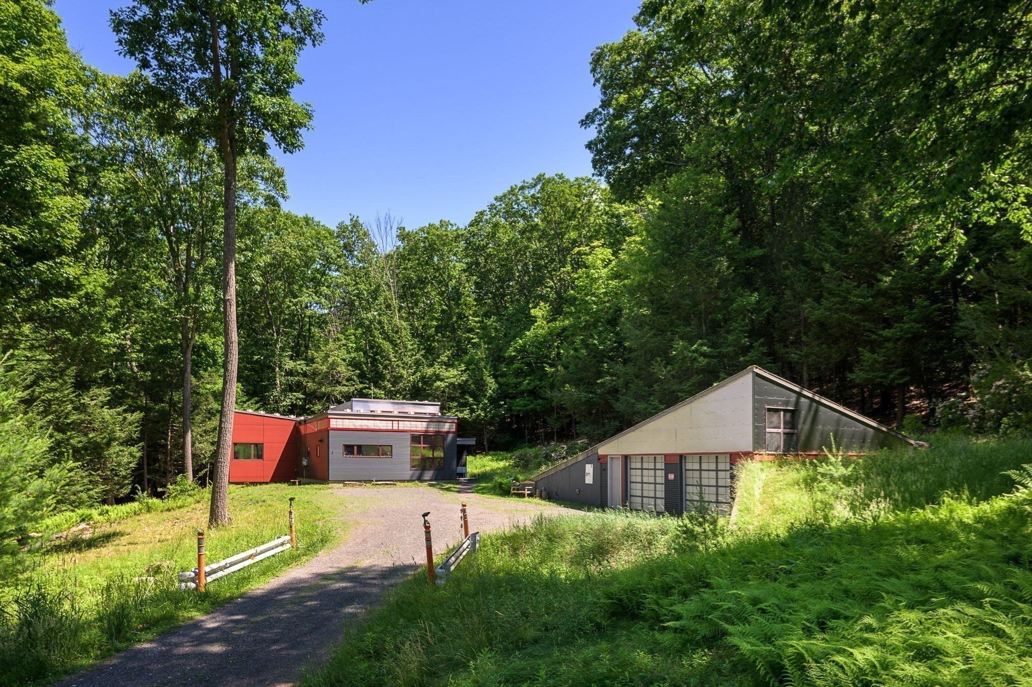 2 Laurel Hill Dr, Leverett, MA 01054
