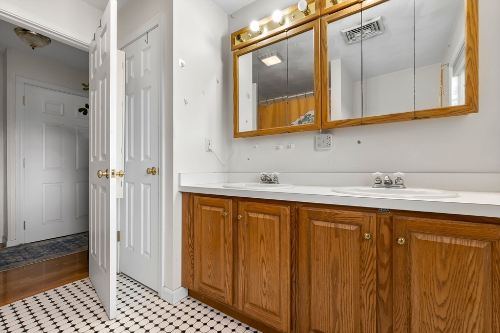 4 Calas Circle, Peabody, MA Image 15