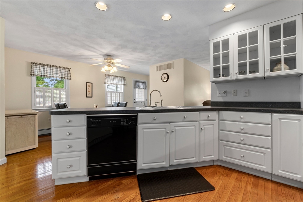 4 Calas Circle, Peabody, MA Image 28