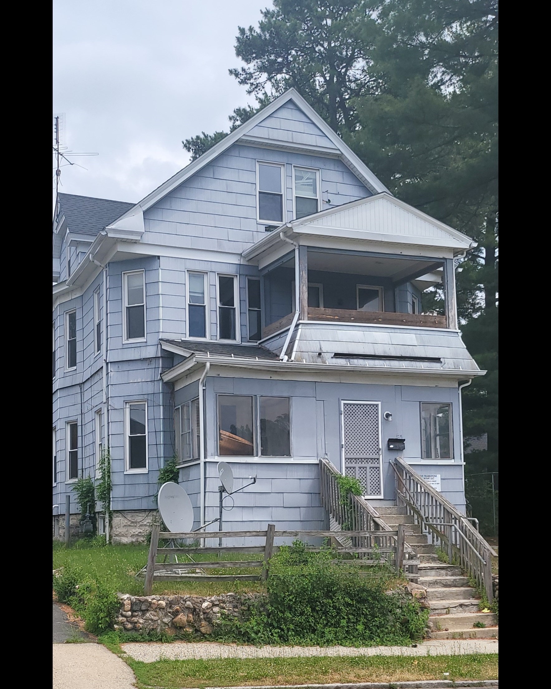 135 Albemarle St, Springfield, MA 01109