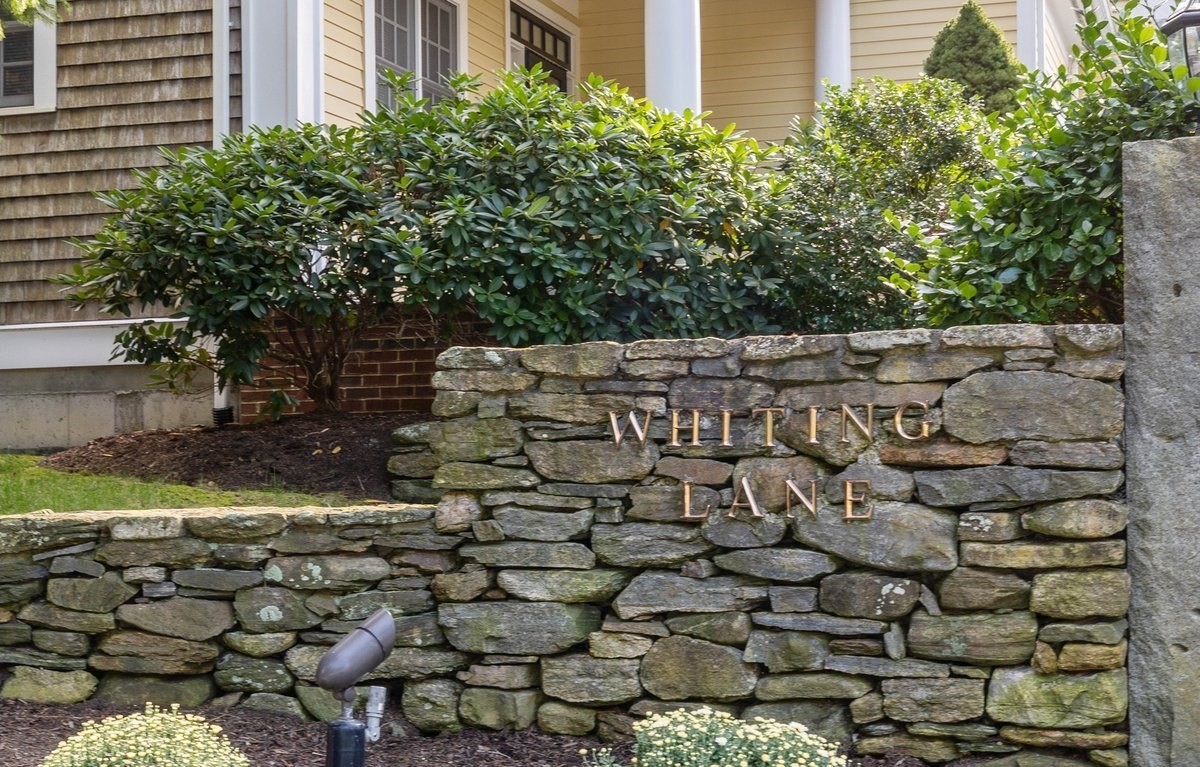 25 Whiting Ln Unit 25, Hingham, MA 02043