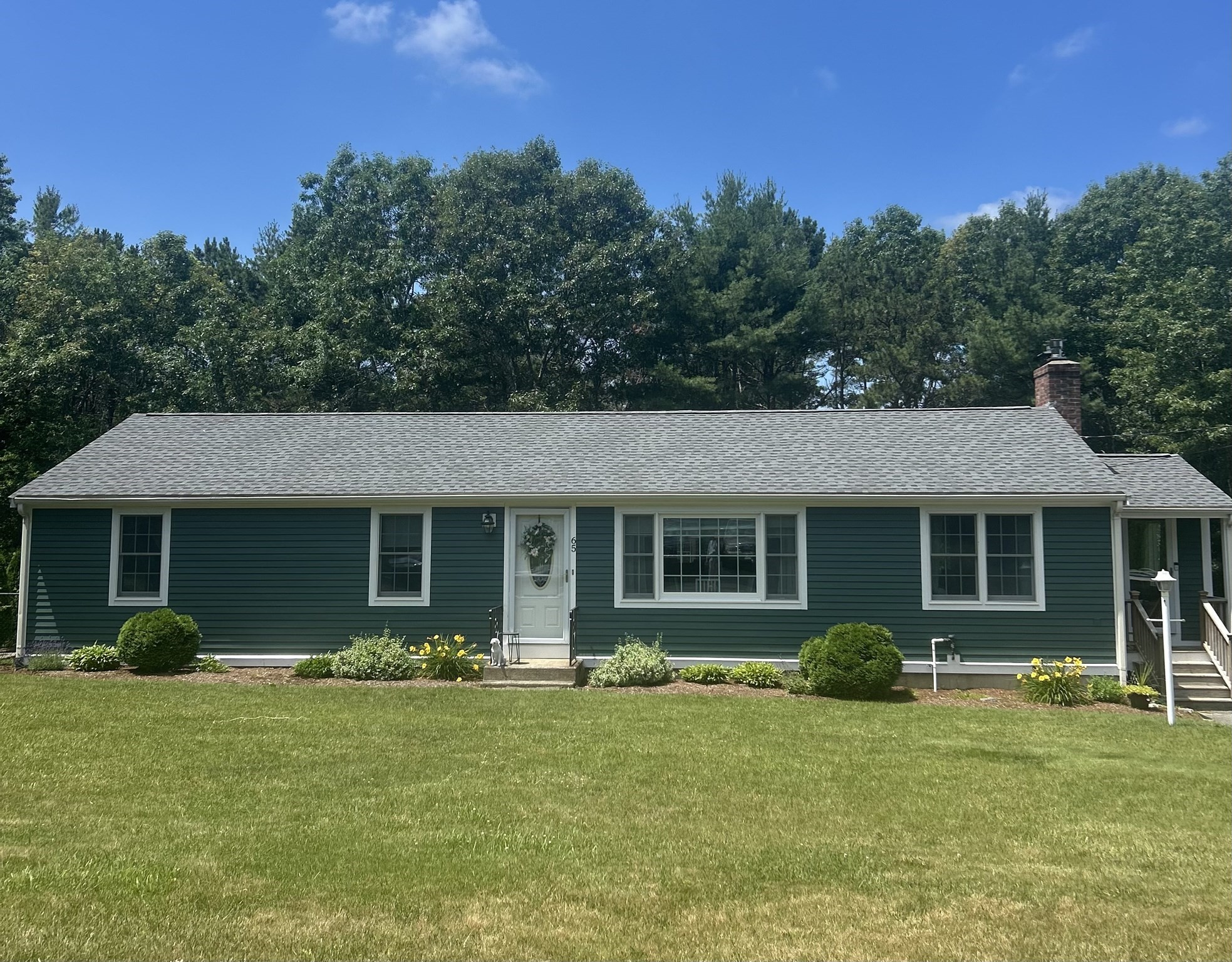 65 Flintlocke Dr, Plymouth, MA 02360