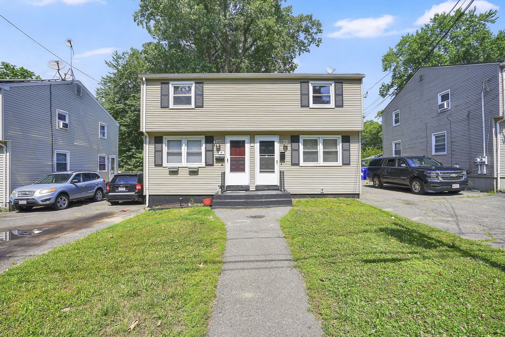 57 E Bay Path Ter, Springfield, MA 01109
