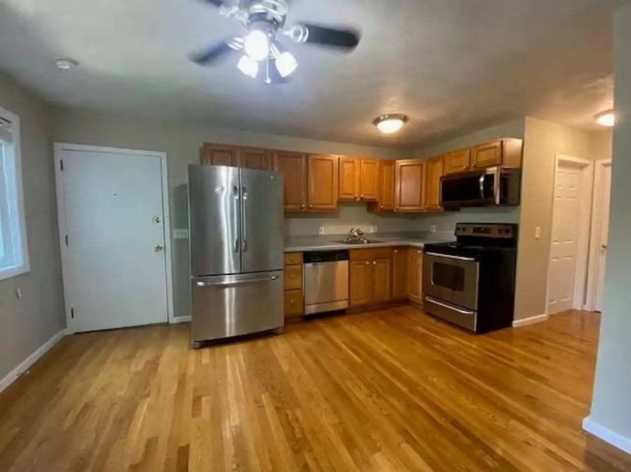 16 Cleveland Place Unit 8, Gloucester, MA 01930