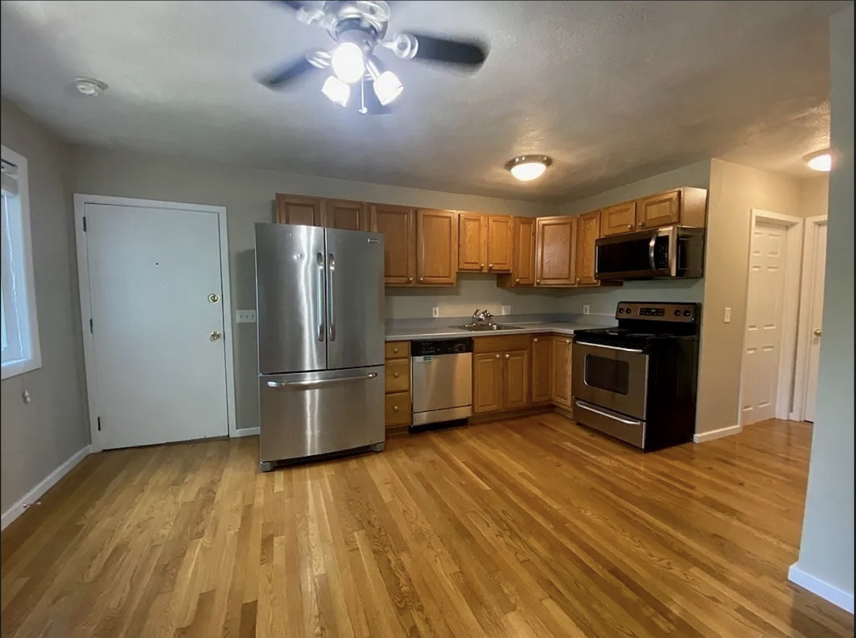 16 Cleveland Place Unit 8, Gloucester, MA 01930 - Image 2
