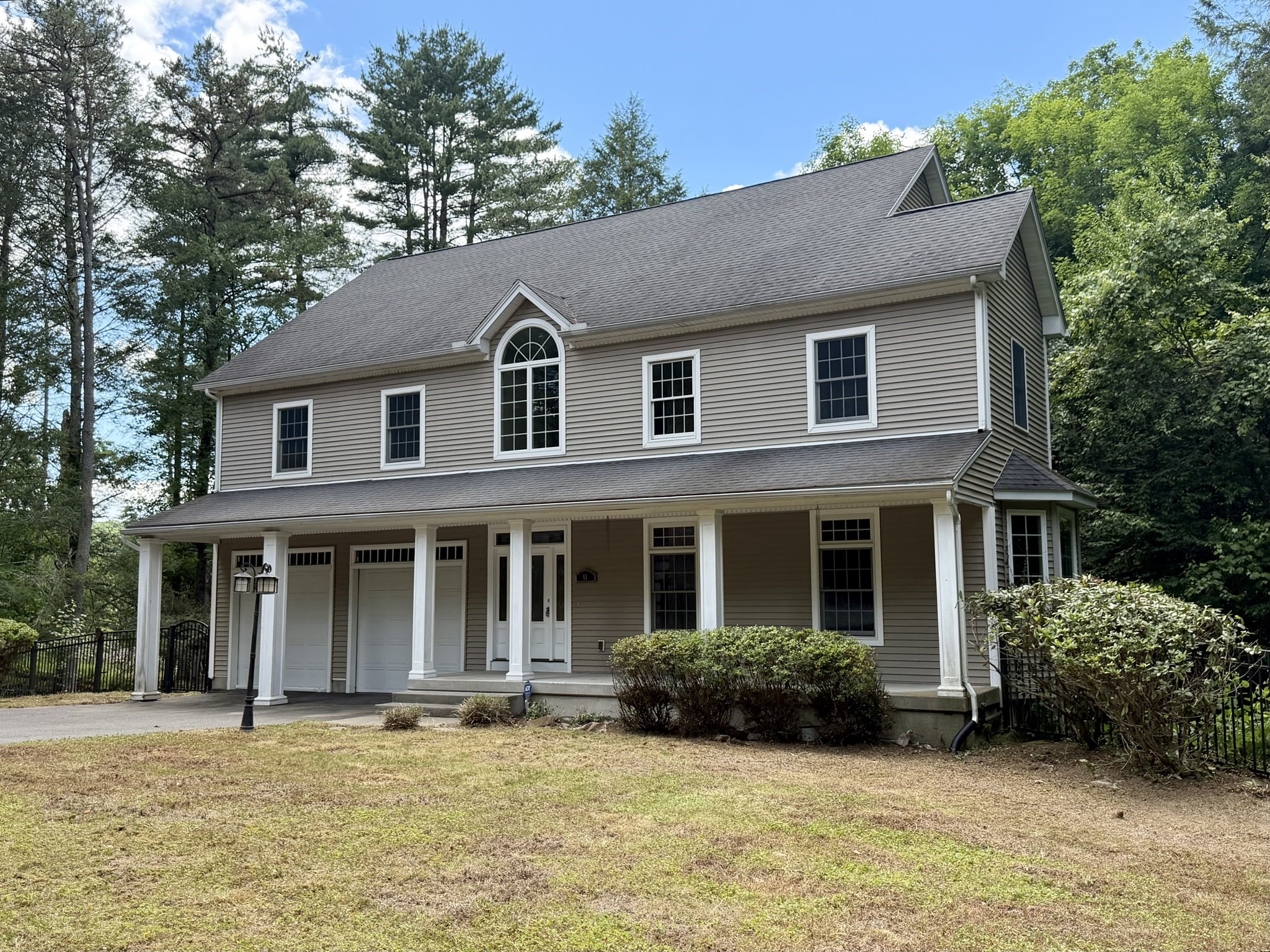 41 Thresher Rd, Hampden, MA 01036