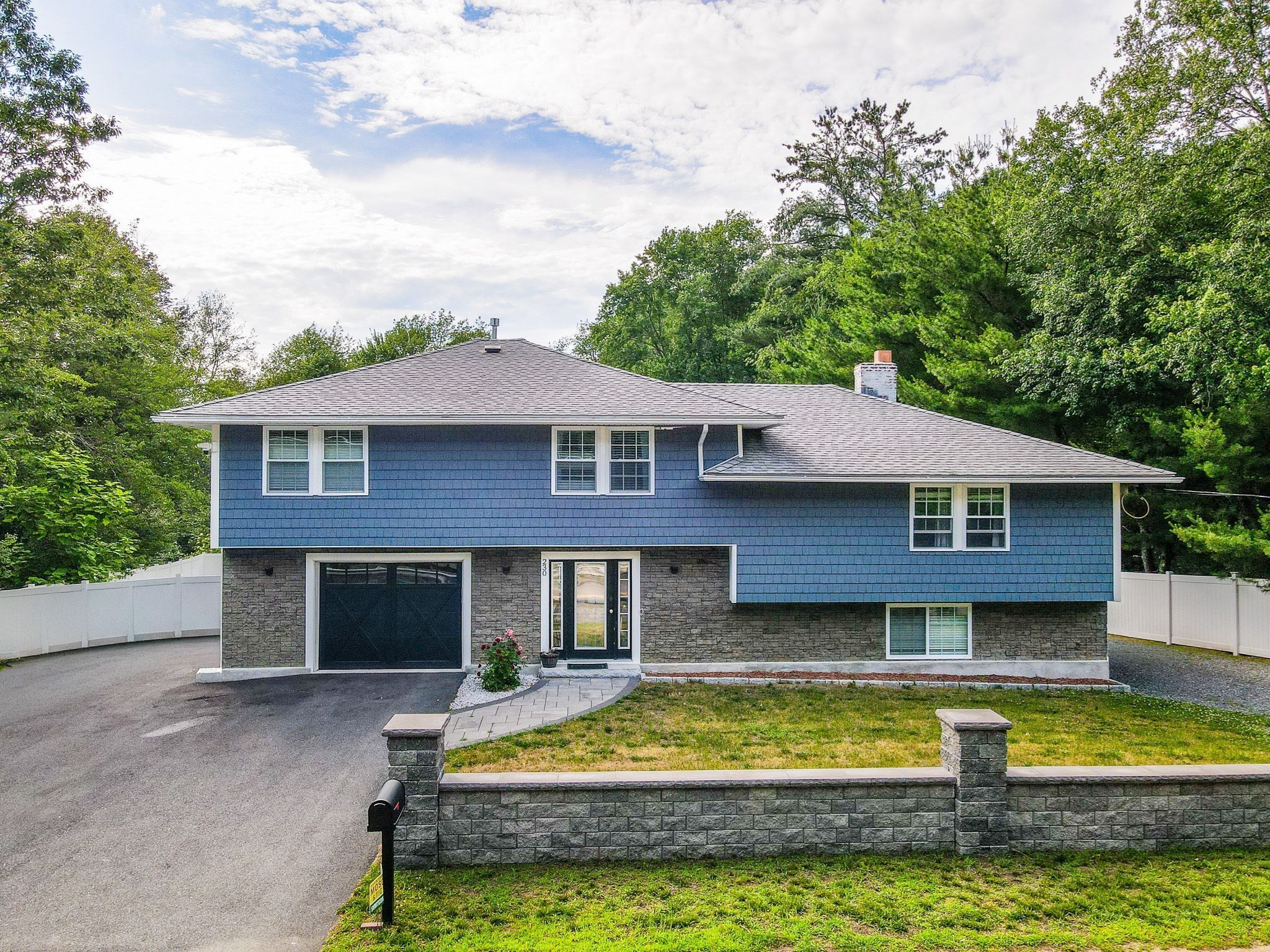 230 North St, Tewksbury, MA 01876