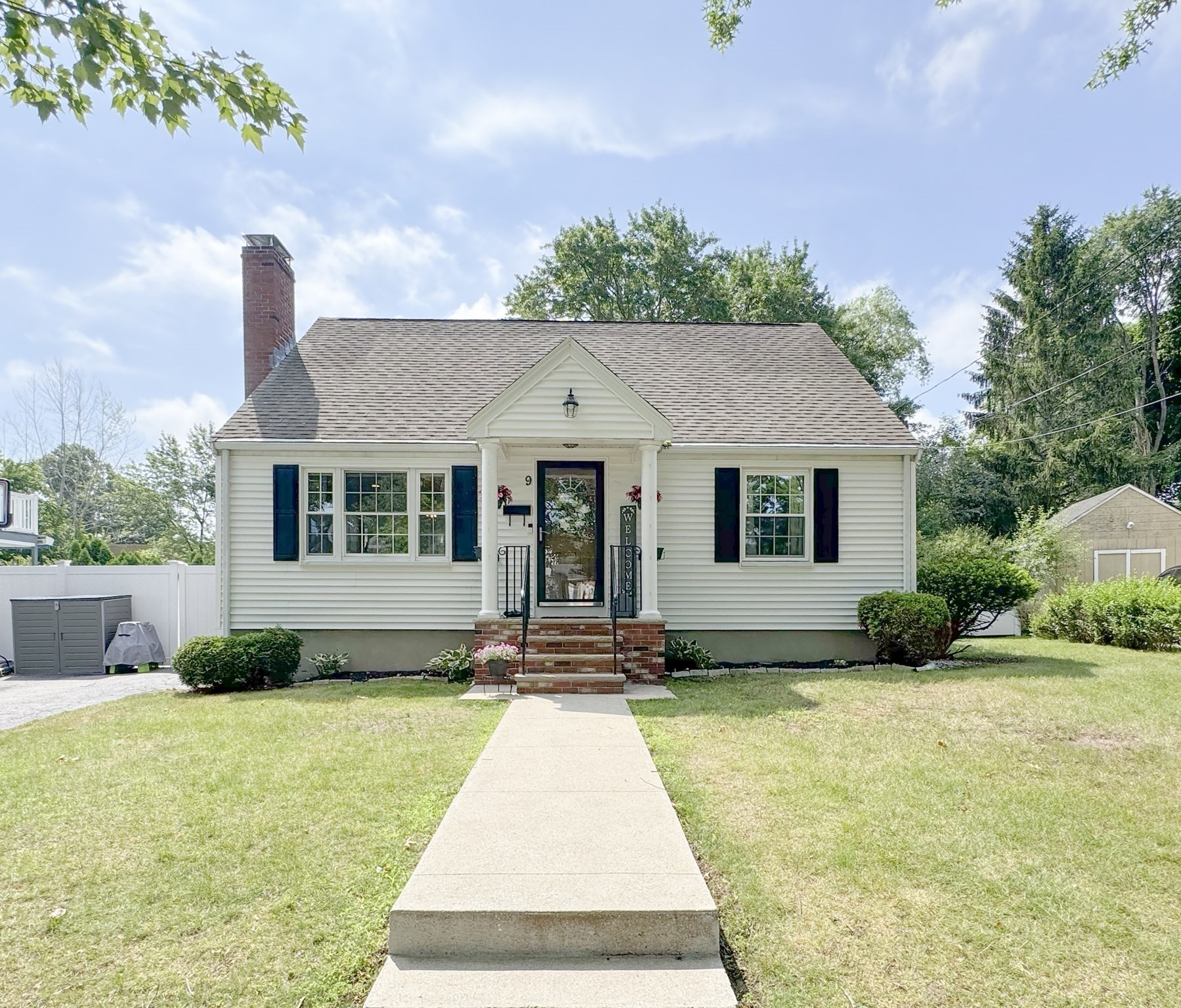 9 Reynolds Rd, Peabody, MA 01960