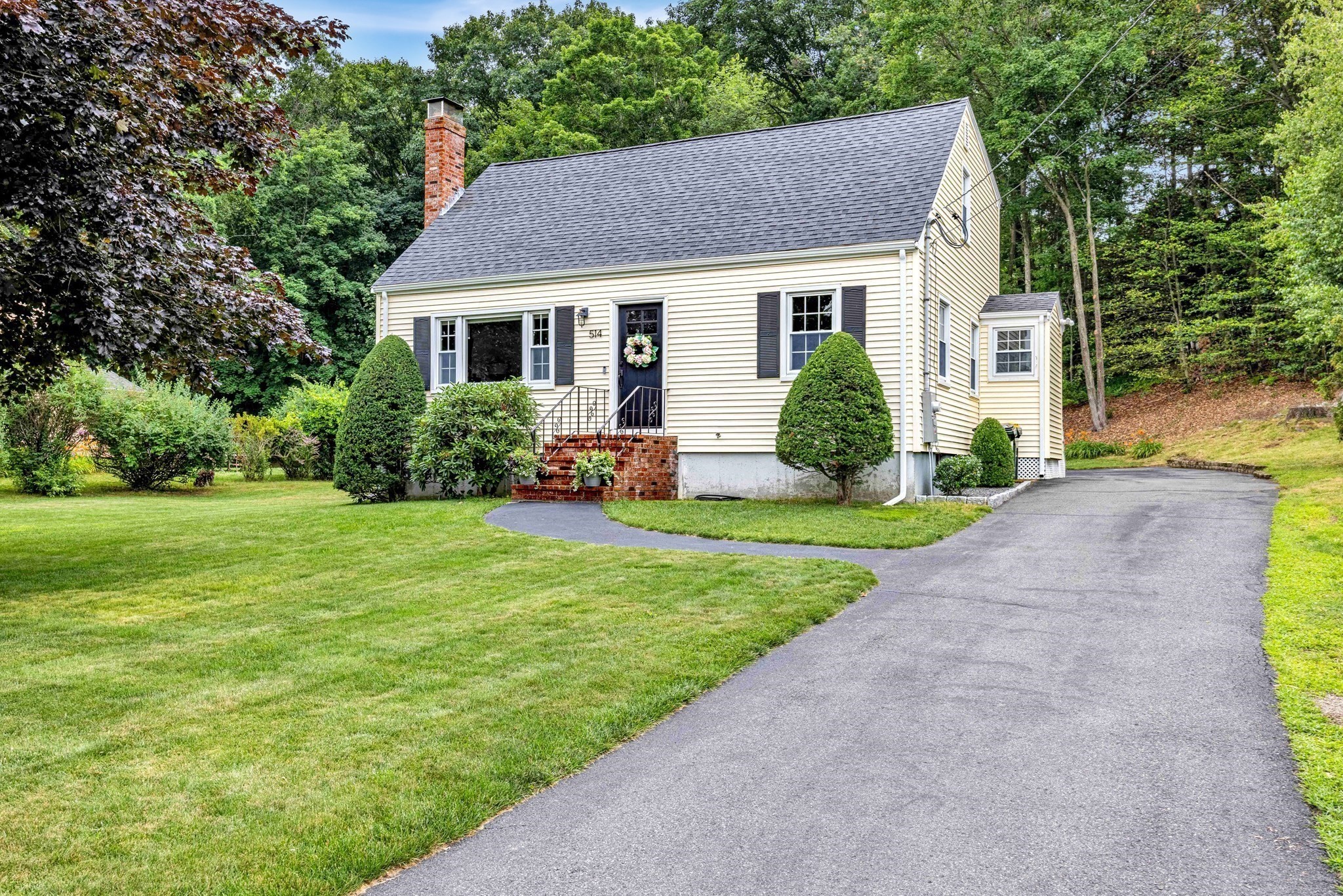 514 Oak St, Franklin, MA 02038
