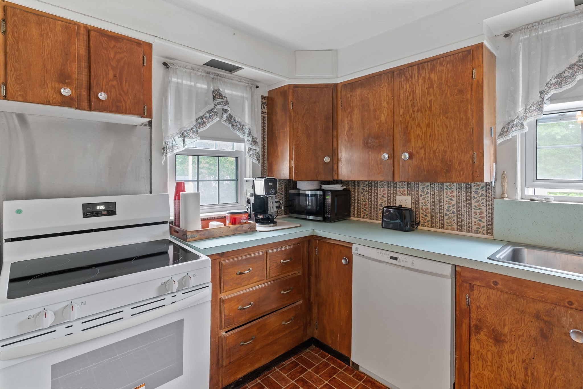 306 Pleasant St, Leicester, MA 01524 - Image 18