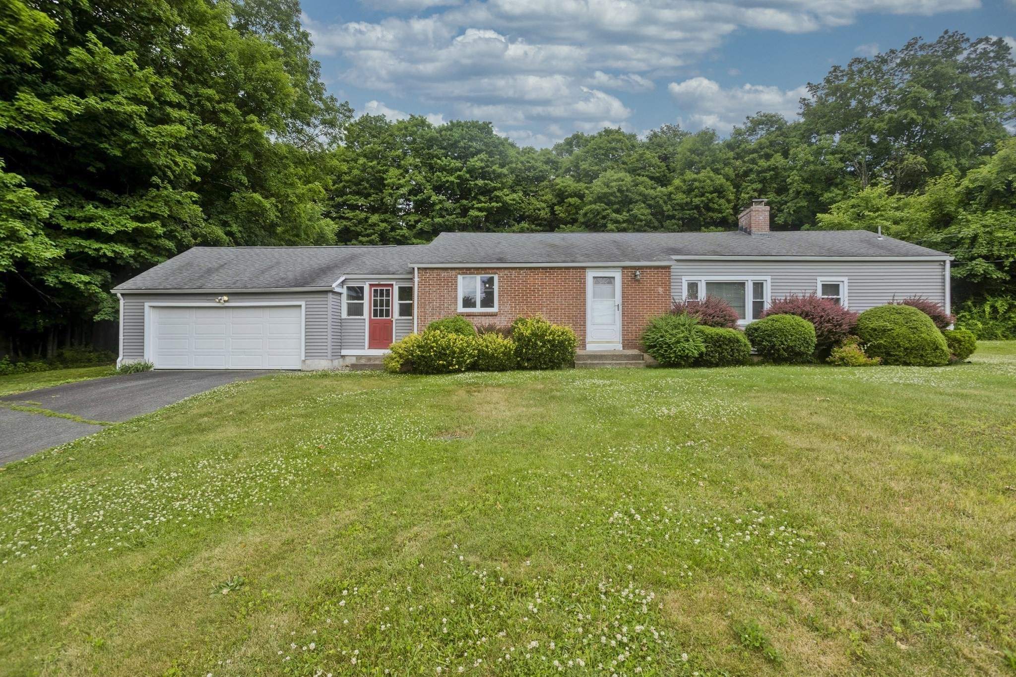 290 Wilbraham Rd, Hampden, MA 01036
