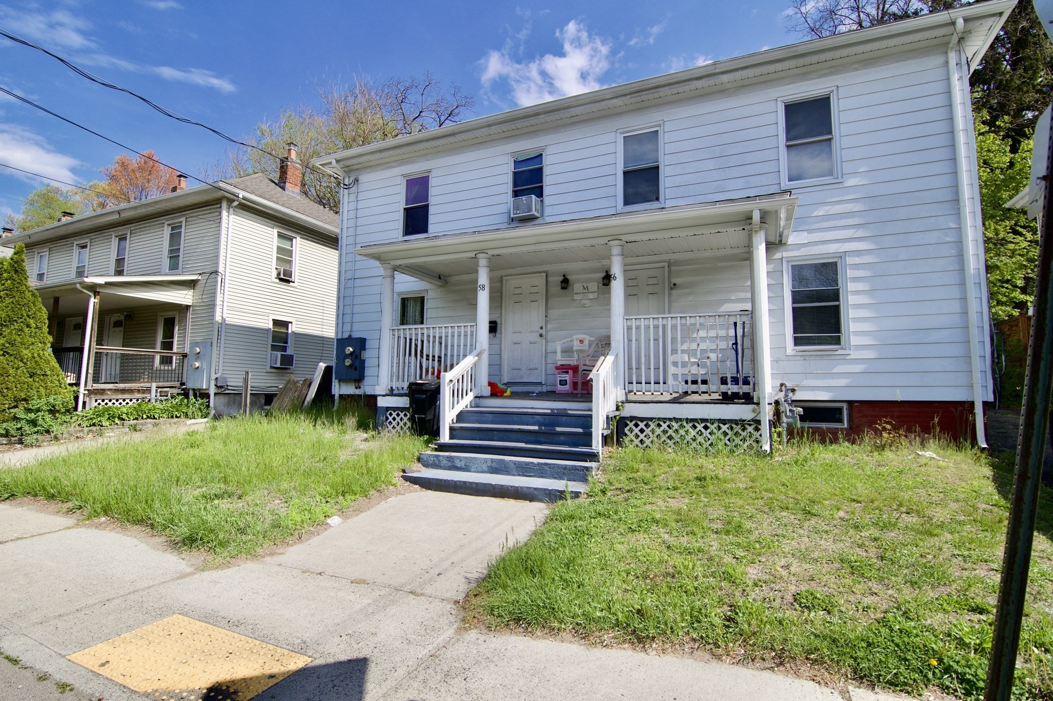 56 Grattan St, Chicopee, MA 01020