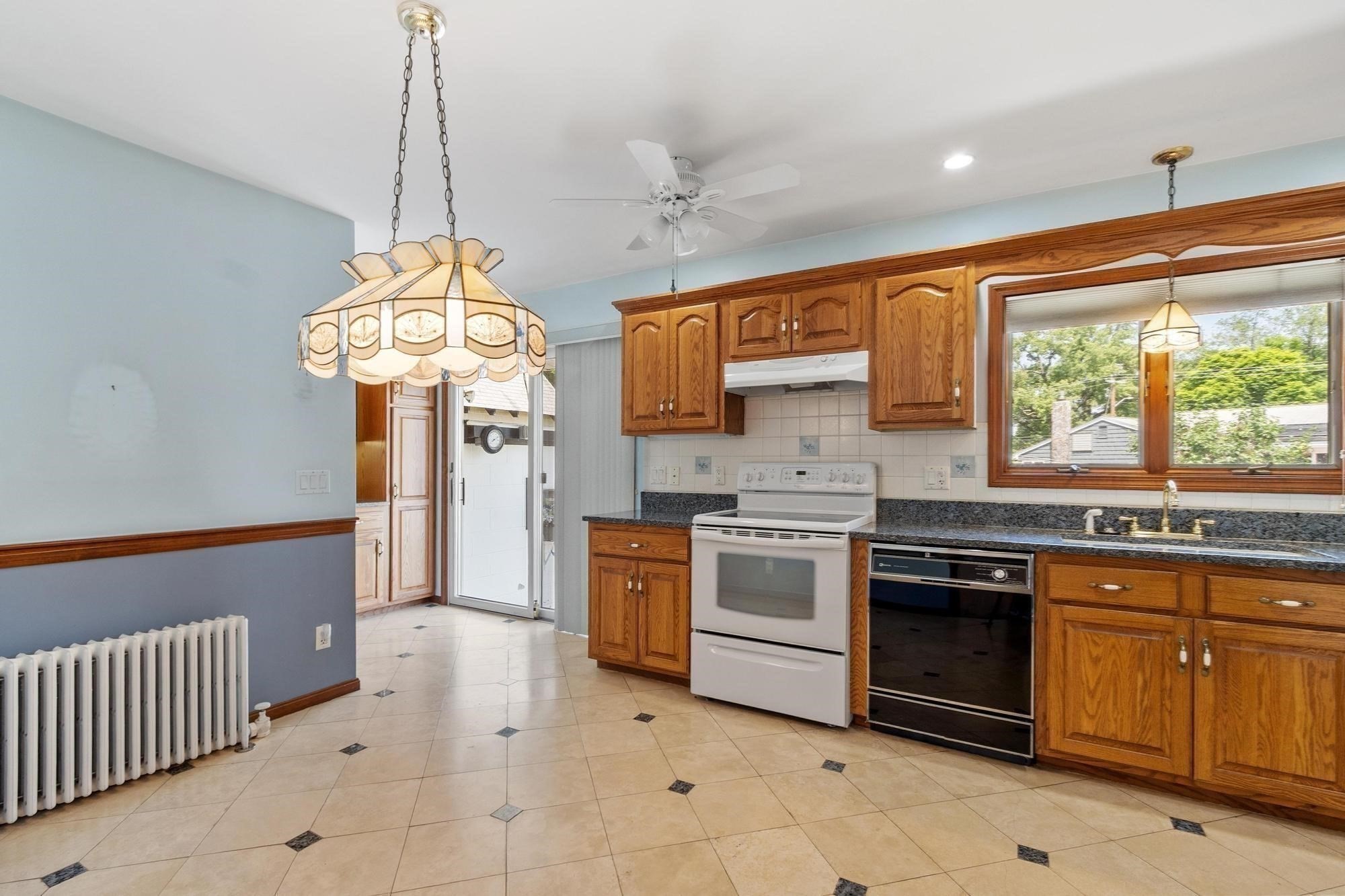 47 Arnold St, Marlborough, MA 01752 - Image 13