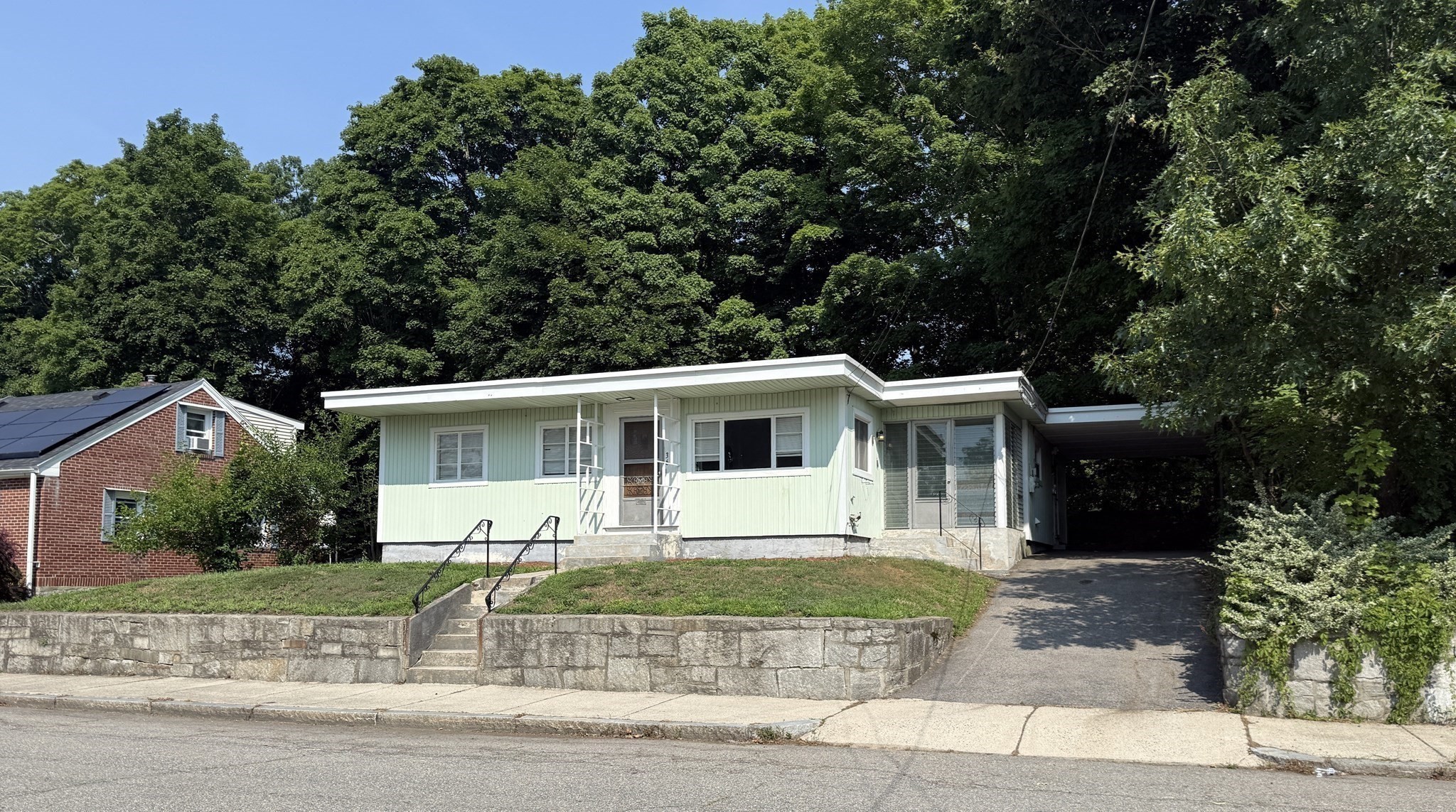 36 Fifth Avenue, Lowell, MA 01854