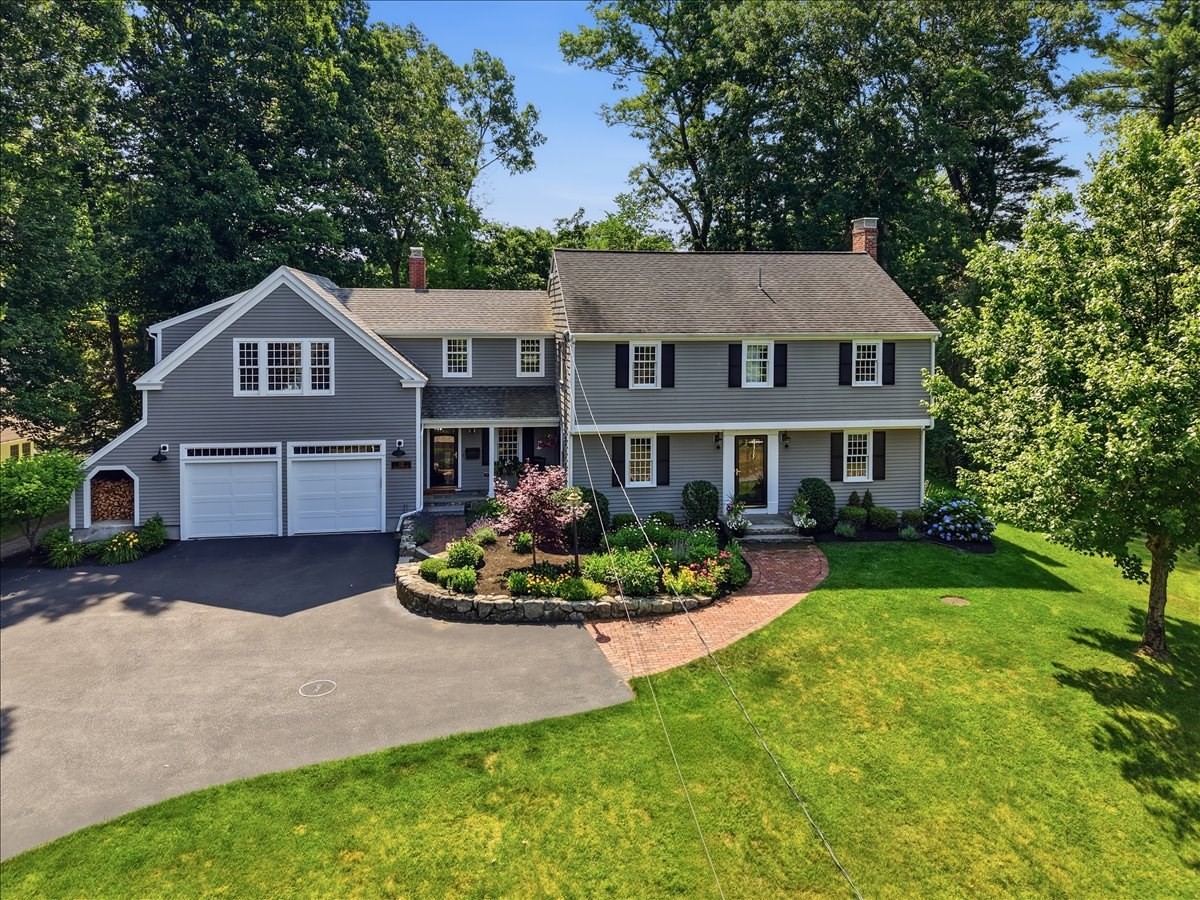 12 Stagecoach Rd, Hingham, MA 02043