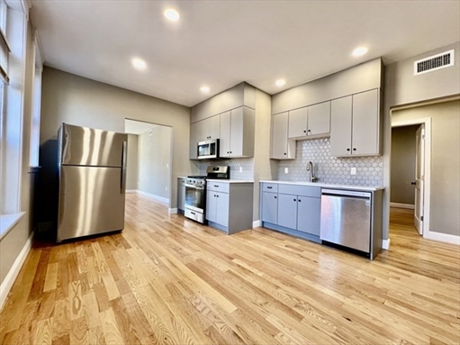 1914 Beacon St, Apt 2