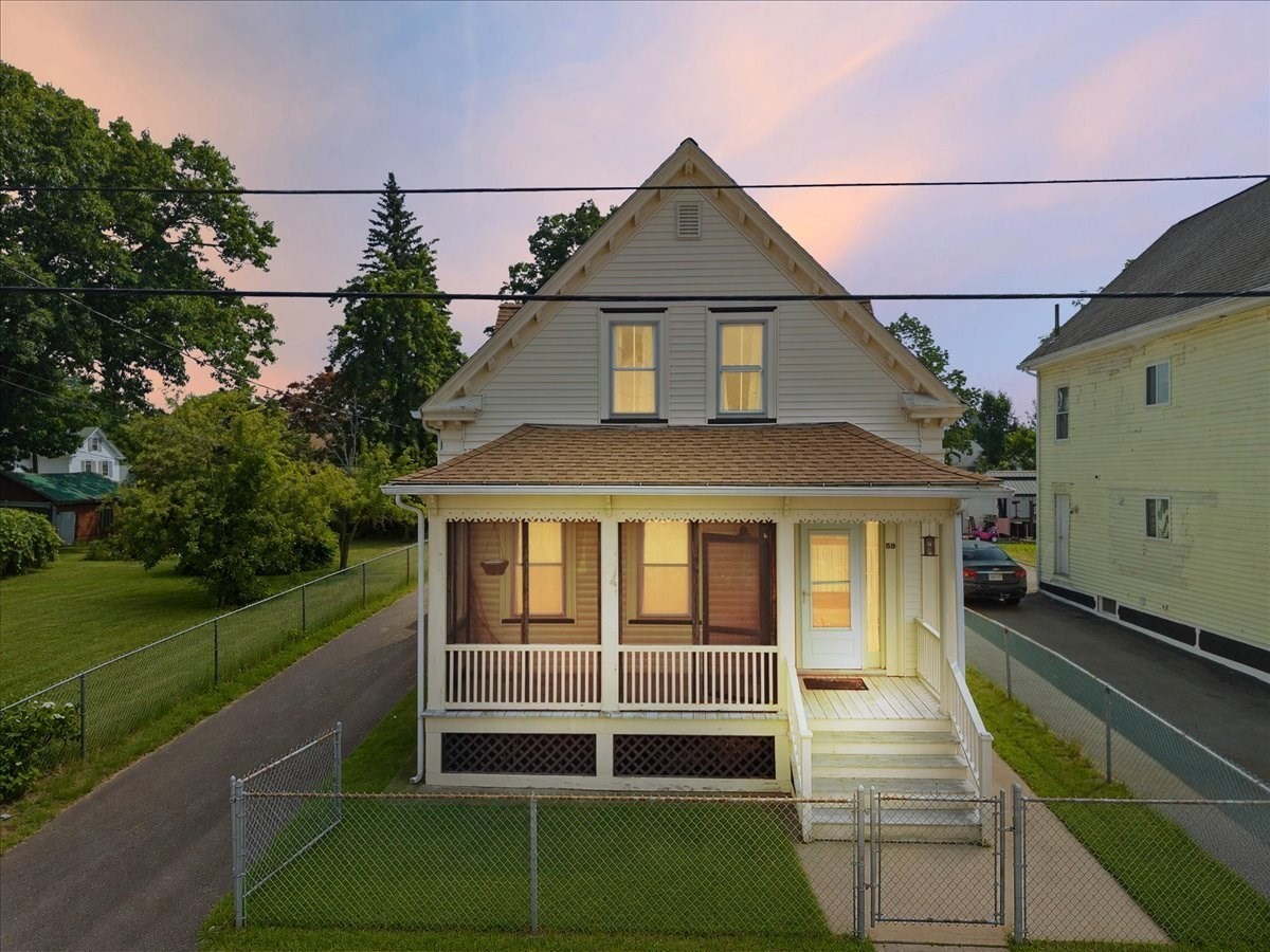 59 Park St, Taunton, MA 02780