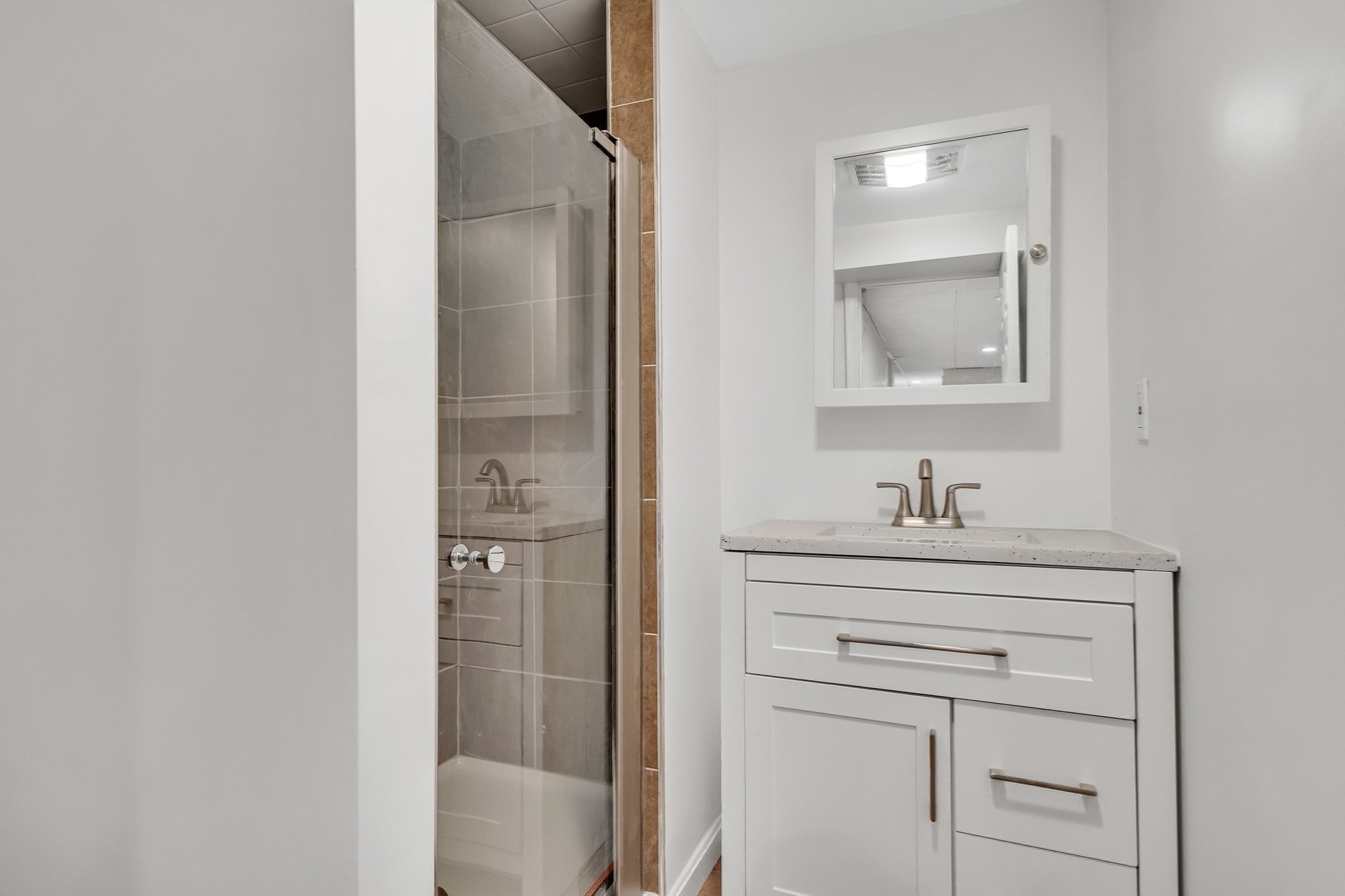 39 Hawthorne Unit 39, Fort Hill, Boston, MA 02119 - Image 23