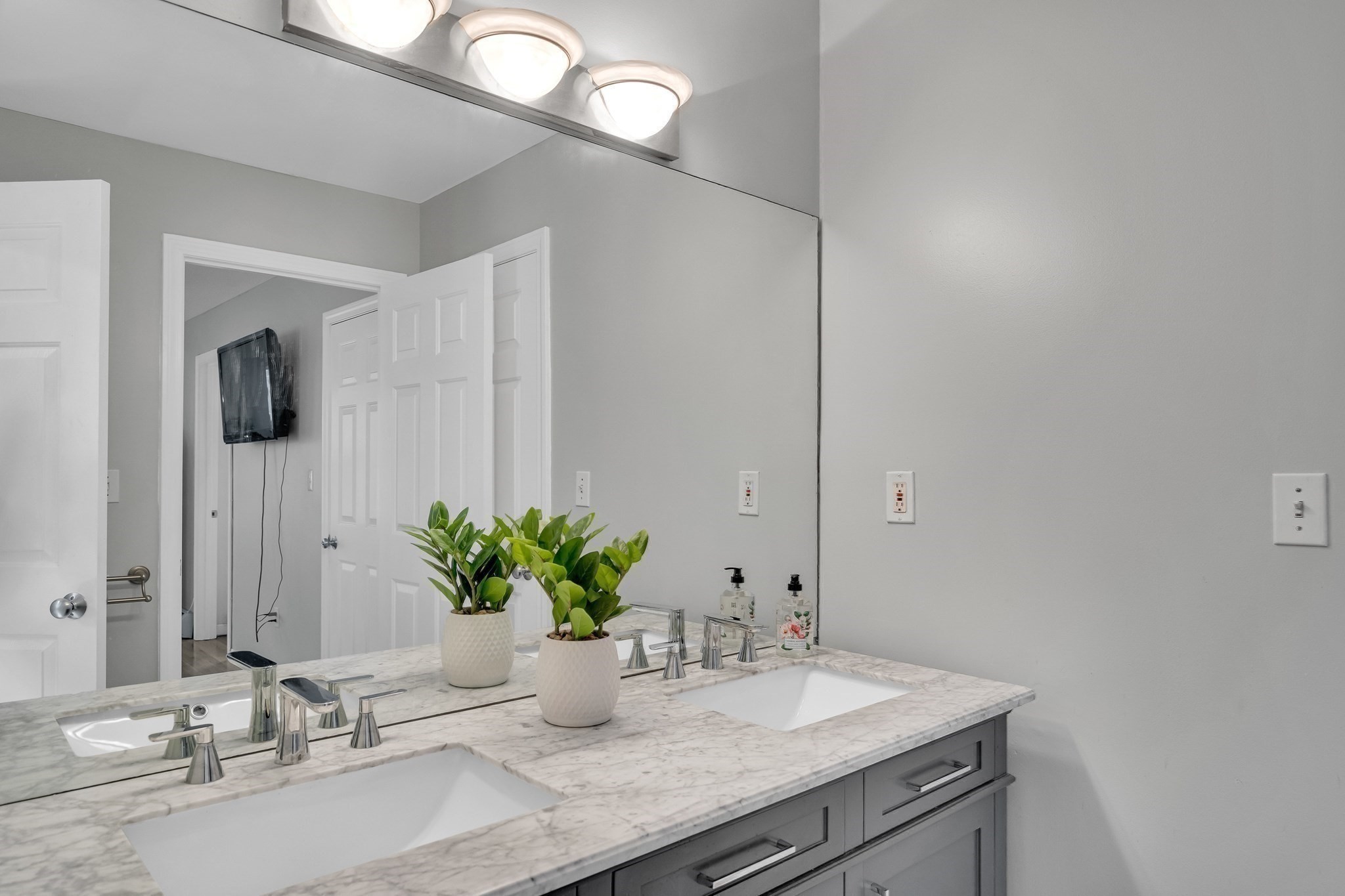 39 Hawthorne Unit 39, Fort Hill, Boston, MA 02119 - Image 25