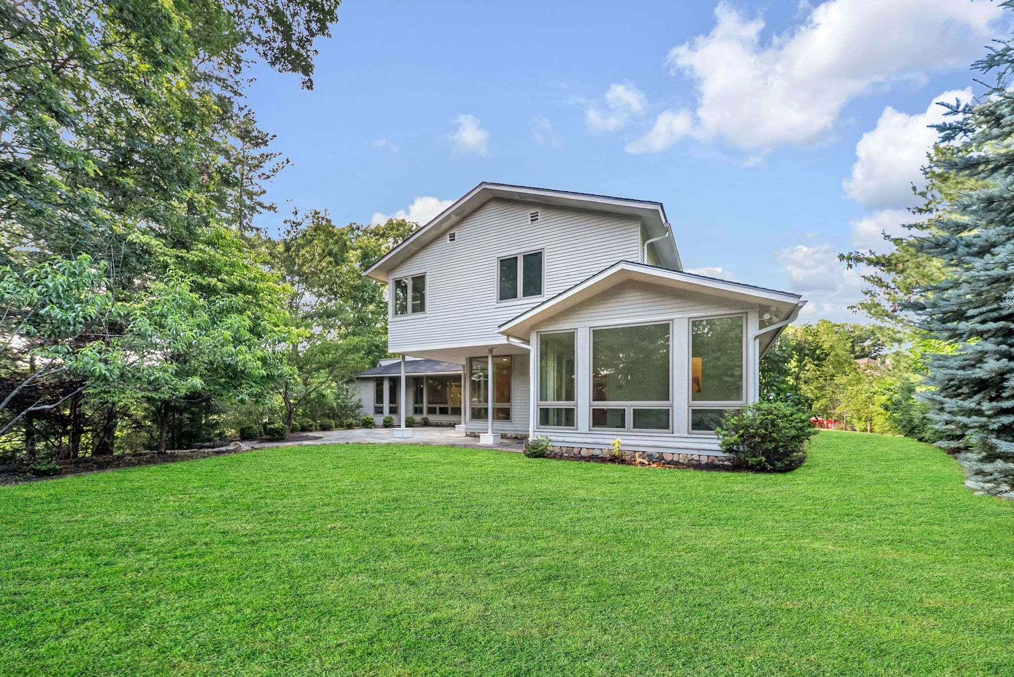 28 Kesseler Way, Newton, MA 02467