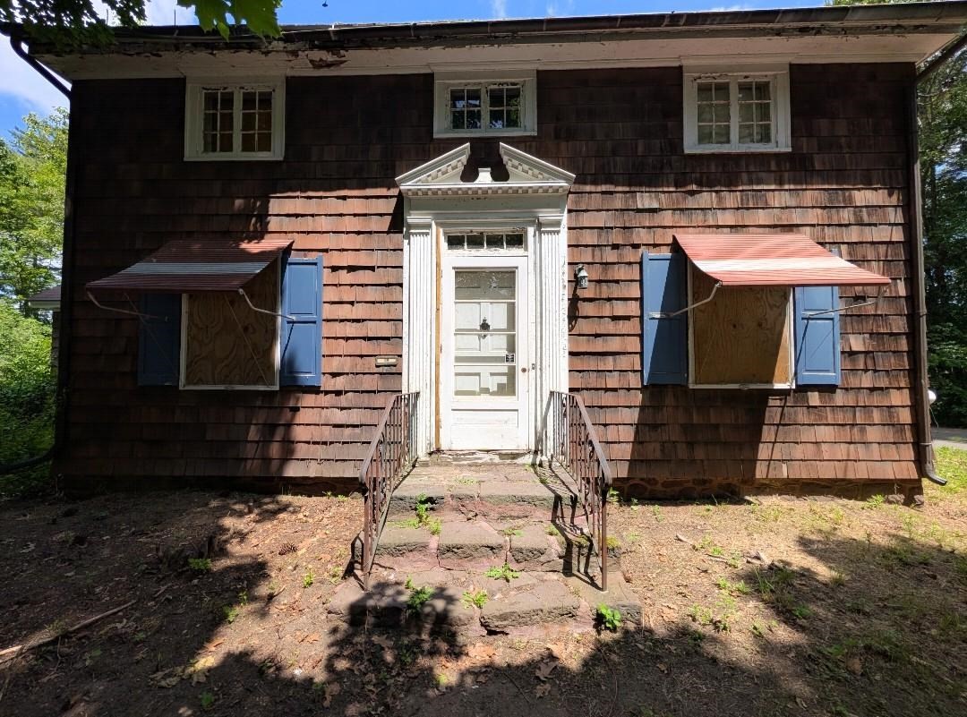 46 Turners Falls Road, Greenfield, MA 01301