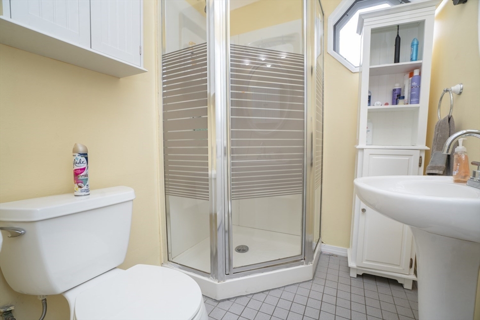 3 Winnegance Ave, Peabody, MA Image 18
