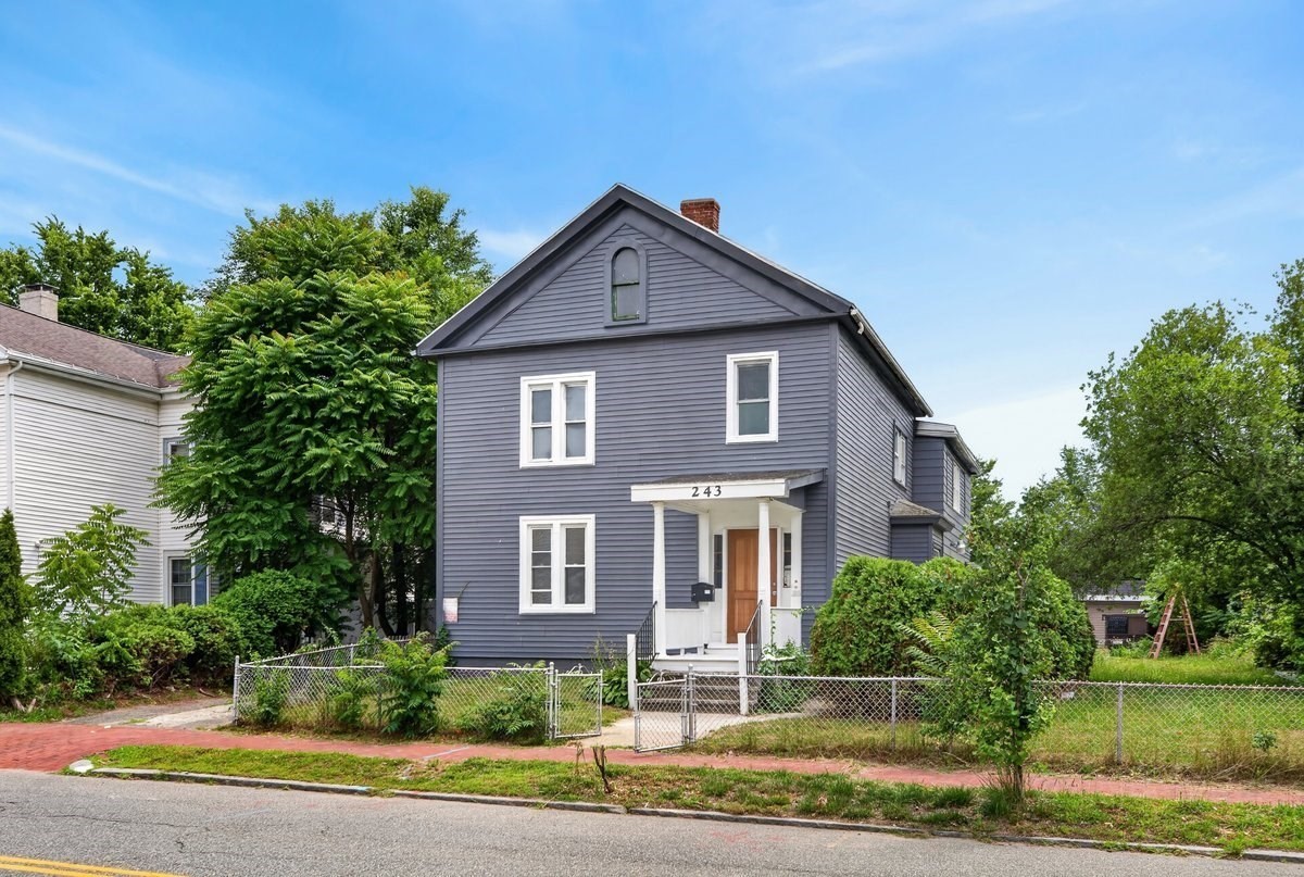 243 Central St, Springfield, MA 01105