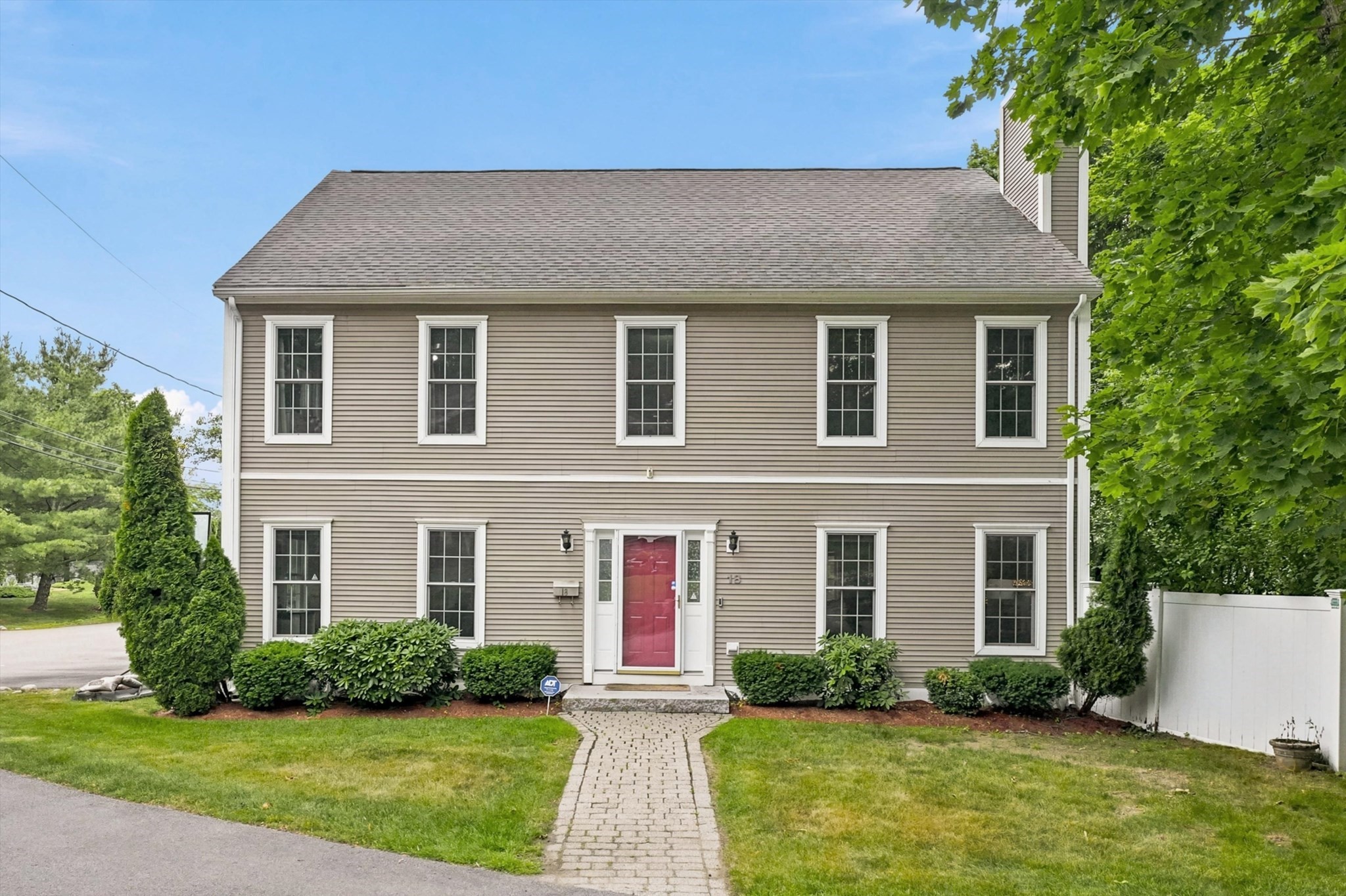 18 Rosegate Rd, Needham, MA 02494