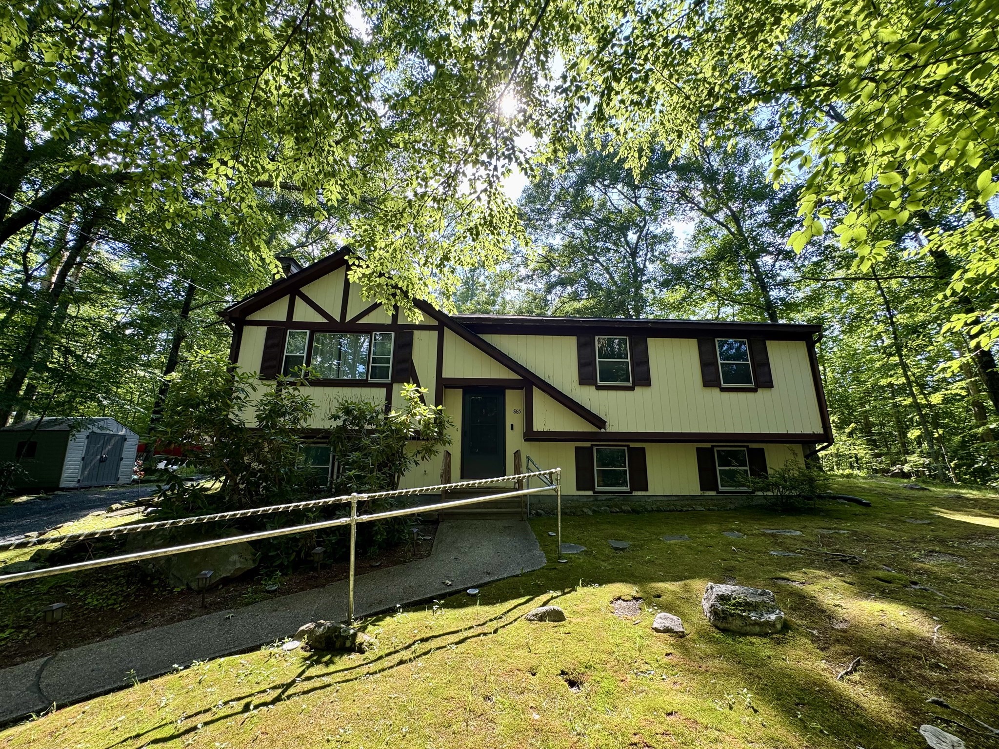 865 Providence Rd, Northbridge, MA 01588