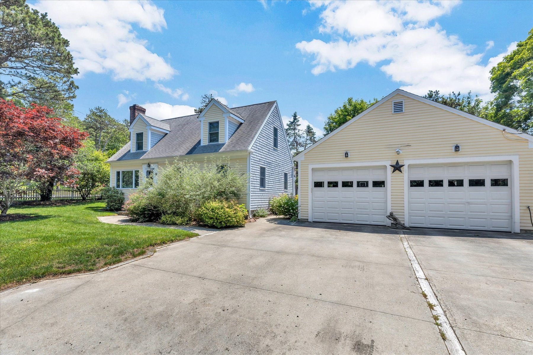 1 Thorwald Dr, Dennis, MA 02660