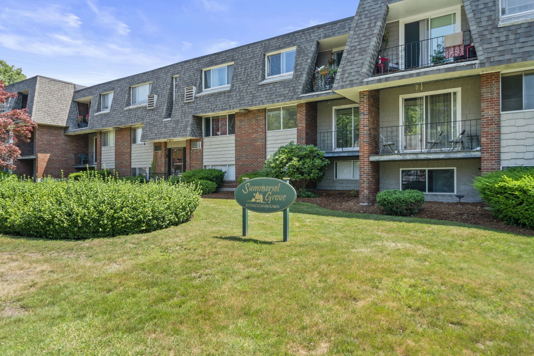 68 Summer Ave Unit 8, Stoughton, MA 02072